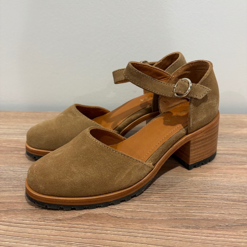 Patina Suede Lug Sole Mary Jane Heels Womens Tan size 5.5 Block Heel Handmade
